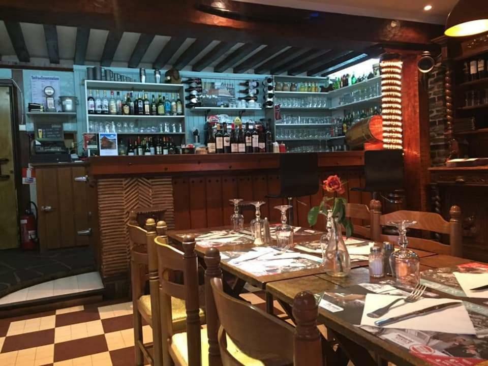 Dozulé Hotellerie Normande מראה חיצוני תמונה